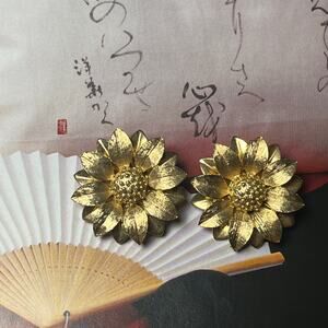 Vintage Sarah Coventry Sunflower Clip On Earrings Gold Tone Large